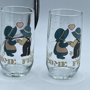 Set of 2 Anchor Hocking “Welcome Friends”Amish Girl & Boy glasses.